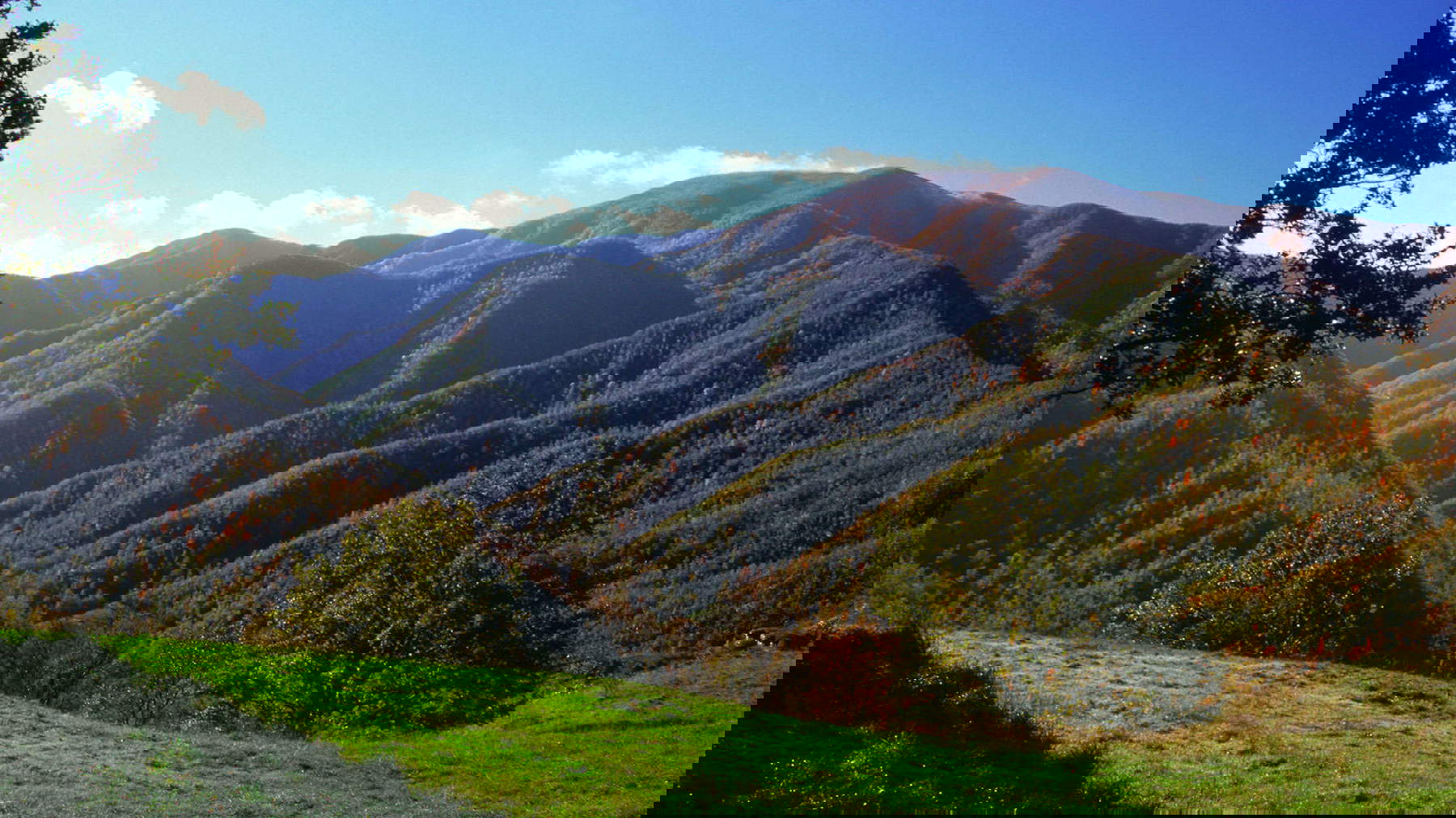 Zwischen alten Legenden und mittelalterlichen Überresten, eine Tour auf der Alpe della Luna