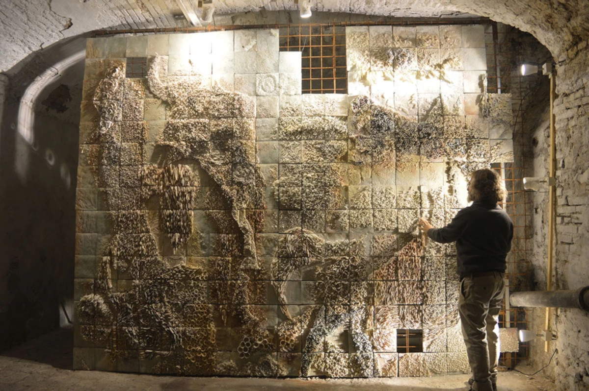 Bologna, die Basilika von San Petronio wird mit Joan Crous zum ersten Mal für weltliche zeitgenössische Kunst geöffnet 