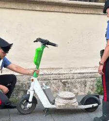 Rome, s'enfuit en scooter après avoir volé un objet archéologique. Un touriste allemand inculpé 